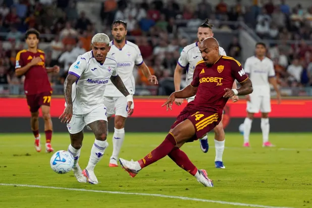 دونيل مالين.. من لاعب مهمش في أستون فيلا إلى نجم ساطع في روما