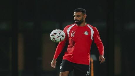 بعد انضمامه للمعسكر.. محمد صلاح يخطف الأنظار في مران منتخب مصر بهدف لوب جميل