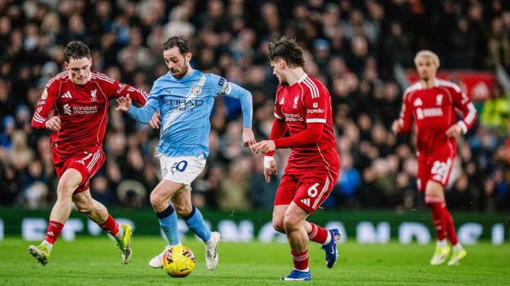 ليفربول ومانشستر سيتي: مواجهة أنفيلد تحت ظلال الحكم المالي والاستئناف