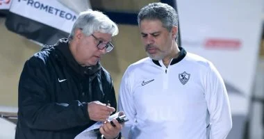 معتمد جمال يوجه لاعبي الزمالك قبل مران الاستعداد لمواجهة زد