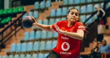 سيدات الأهلي يهزمن النصر 63-19 في دوري عمومي كرة اليد