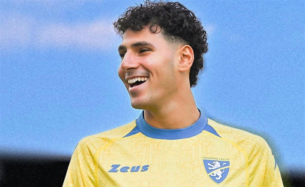 مدير فروزينوني يوضح سبب التعاقد مع عمر فايد ويشيد بإمكانياته