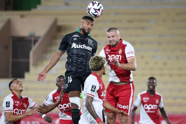 موناكو يهزم لانس 2-1 ويستعيد صدارة الدوري الفرنسي مؤقتًا