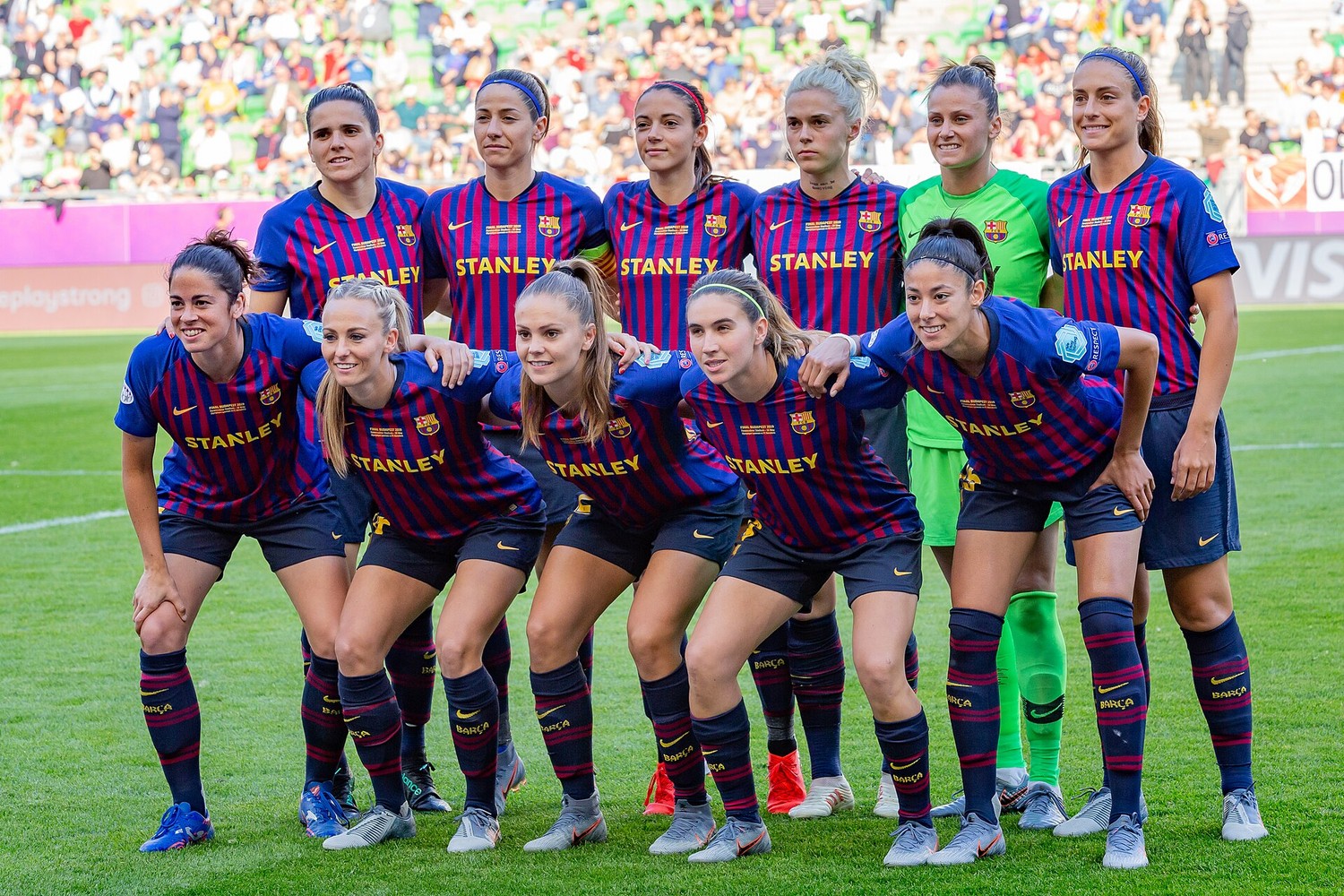 Fußball, Frauen, UEFA Women's Champions League, Olympique Lyonnais - FC Barcelona; Mannschaftsfoto, Aufstellung, team photo FC Barcelona File:2019-05-18 Fußball, Frauen, UEFA Women's Champions League, Olympique Lyonnais - FC Barcelona StP 0033 LR10 by Stepro.jpg — صورة أرشيفية — commons.wikimedia.org — Steffen Prößdorf — CC BY-SA 4.0 — https://creativecommons.org/licenses/by-sa/4.0