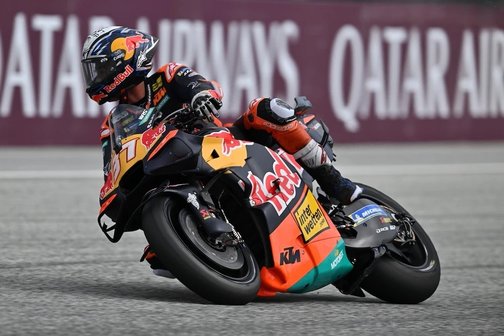 بيدرو أكوستا يحقق أول انتصار له في MotoGP خلال جائزة النمسا الكبرى