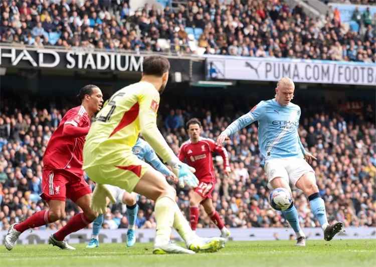 موعد مباراة ليفربول ومانشستر سيتي في الدوري الإنجليزي والقنوات الناقلة