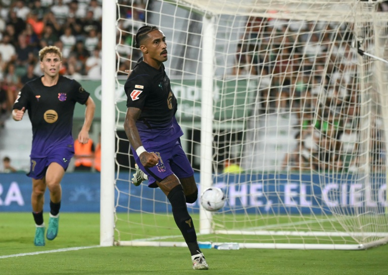 رافينيا يريد إنهاء مسيرته في برشلونة