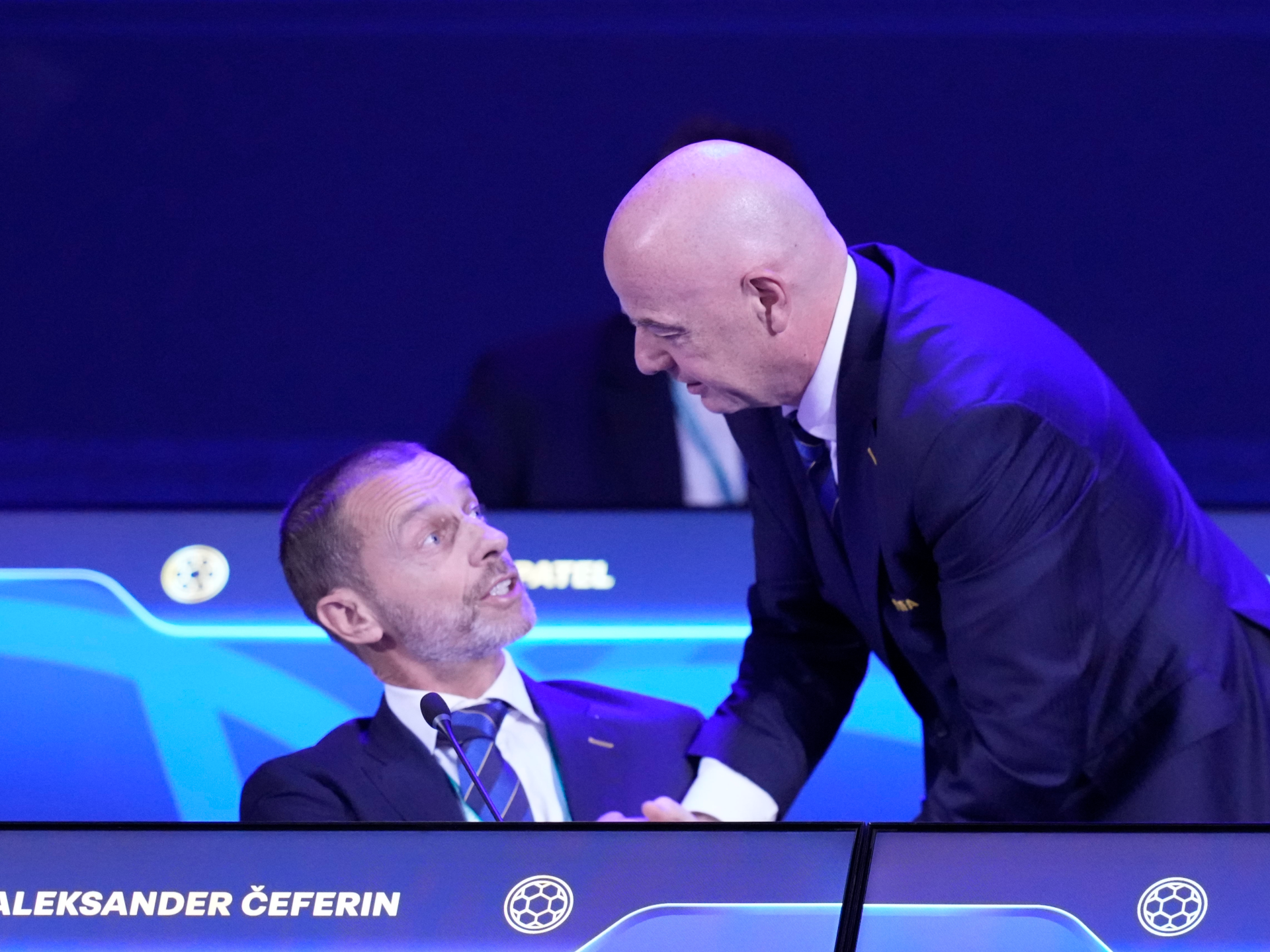 أموال مونديال 2026 تشعل الخلافات.. يويفا وكونكاكاف يطالبان إنفانتينو بتوزيع مليارات فيفا