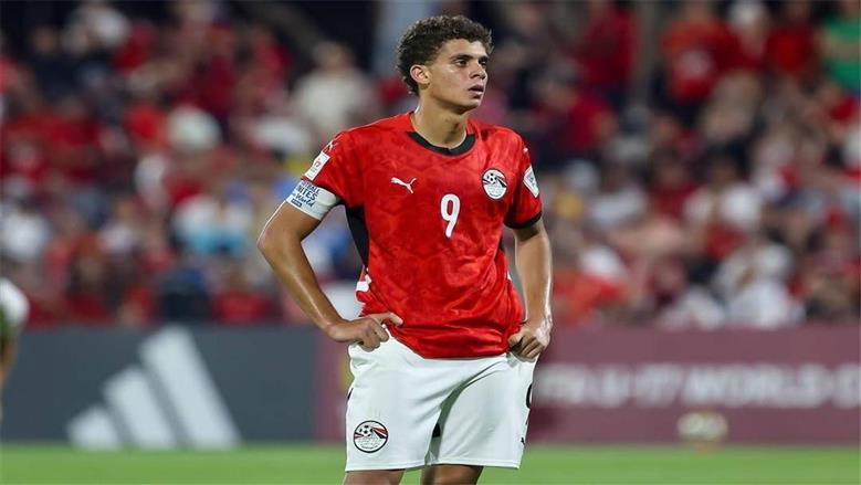 حمزة عبد الكريم يعود إلى برشلونة بعد مشاركته مع منتخب مصر