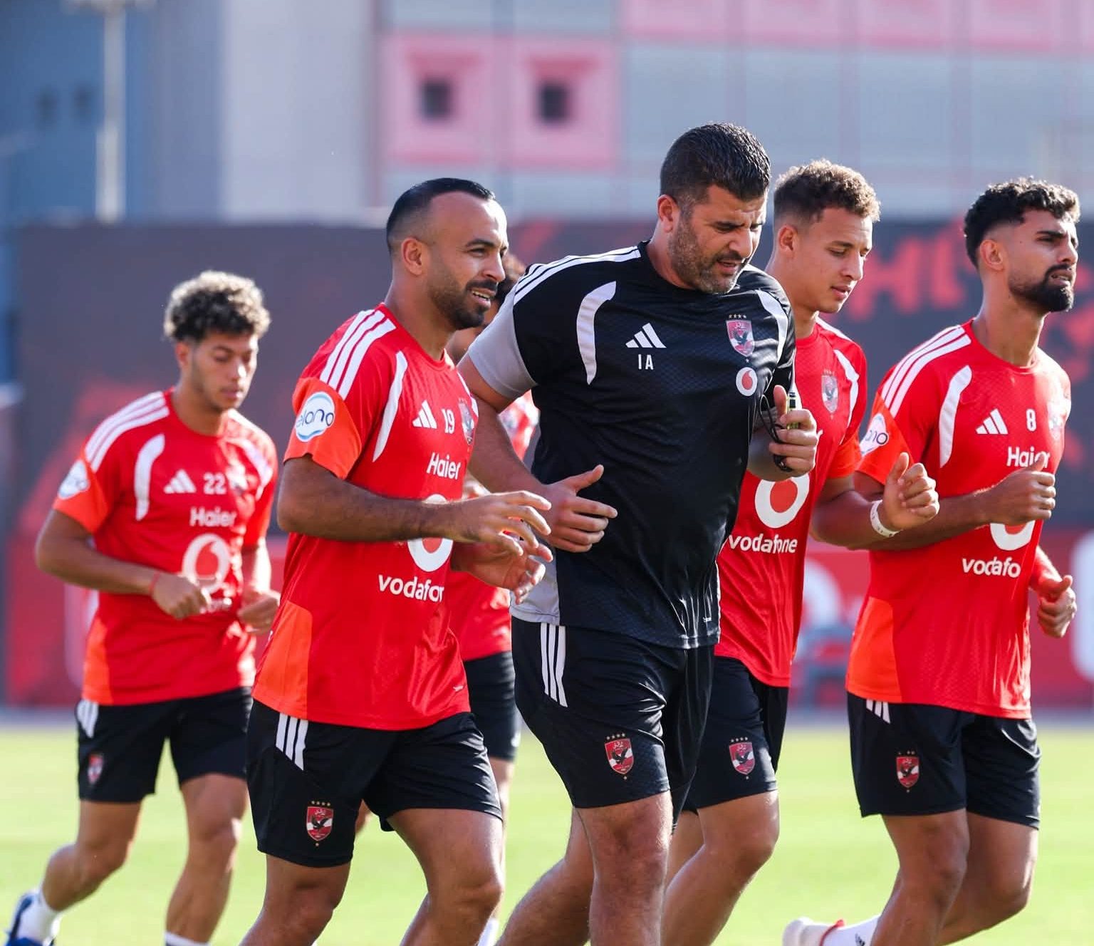 3 تحركات داخل الأهلي استعدادًا لقمة الزمالك.. وعموتة يجهز البدائل