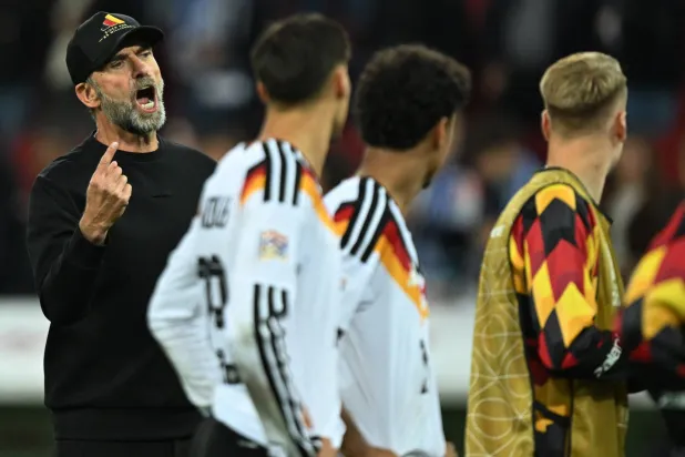 اليونان تهزم ألمانيا 1-0 في أوغسبورغ وتمنح كلوب خسارته الأولى
