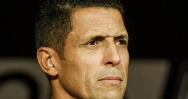 الحسين عموتة يجهز بدلاء وشباب الأهلي للمشاركة في كأس عاصمة مصر