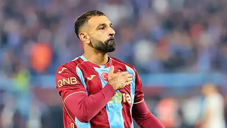 العشب الصناعي يثير تساؤلات حول مشاركة محمد صلاح مع طرابزون أمام كوبس